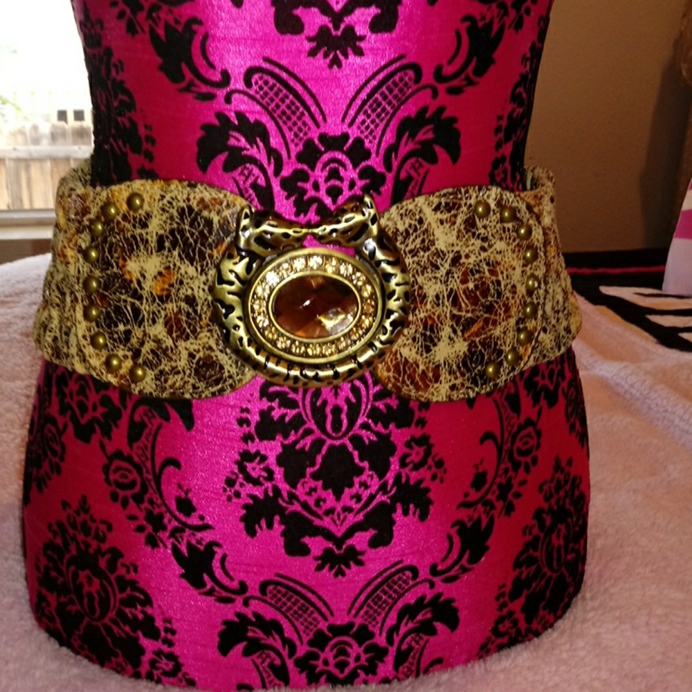 High Waisted Gem Closure Women's Belt Nwot